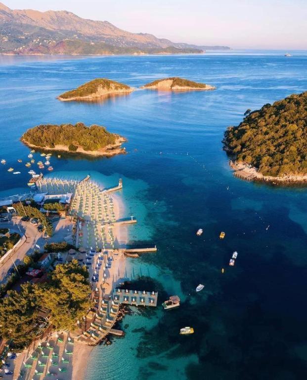 Vila Butrint Lägenhet Ksamil Exteriör bild