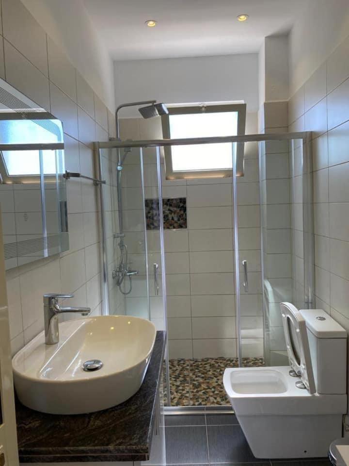 Vila Butrint Lägenhet Ksamil Exteriör bild